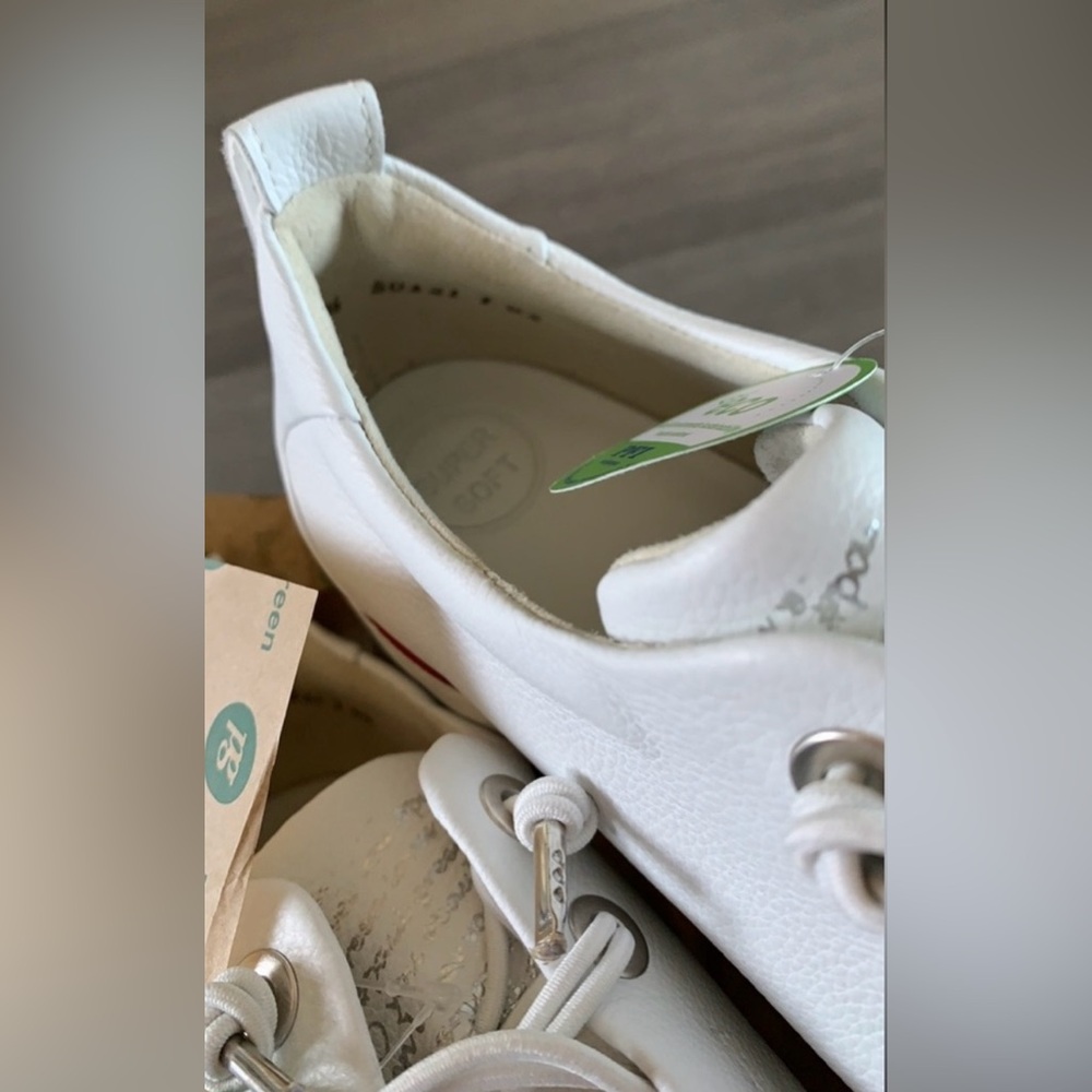 Sneakers - Picture 9 of 9